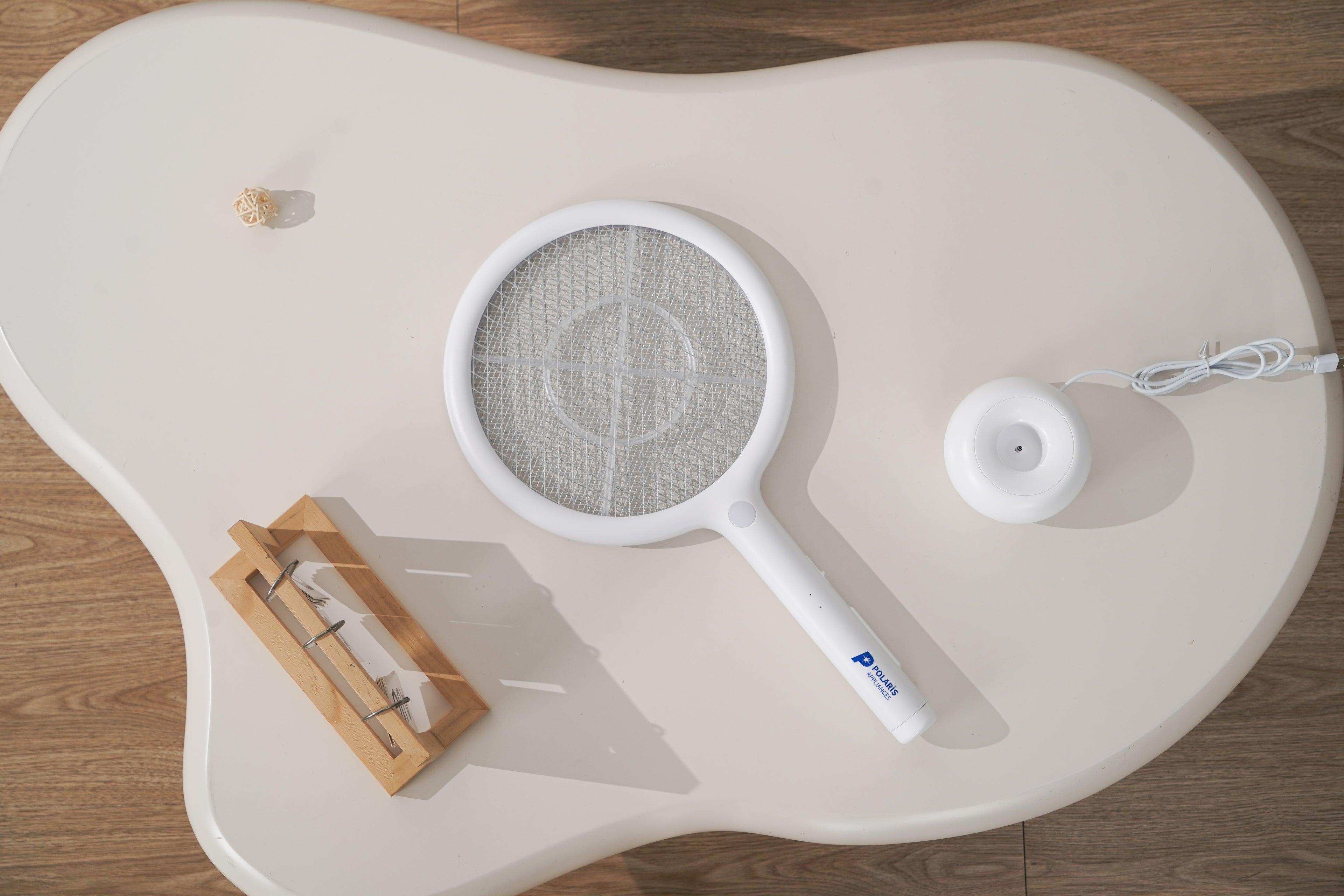 Polaris Appliances 2-in-1 Electric Fly Swatter & Lure Lamp (GZ-MKS01)
